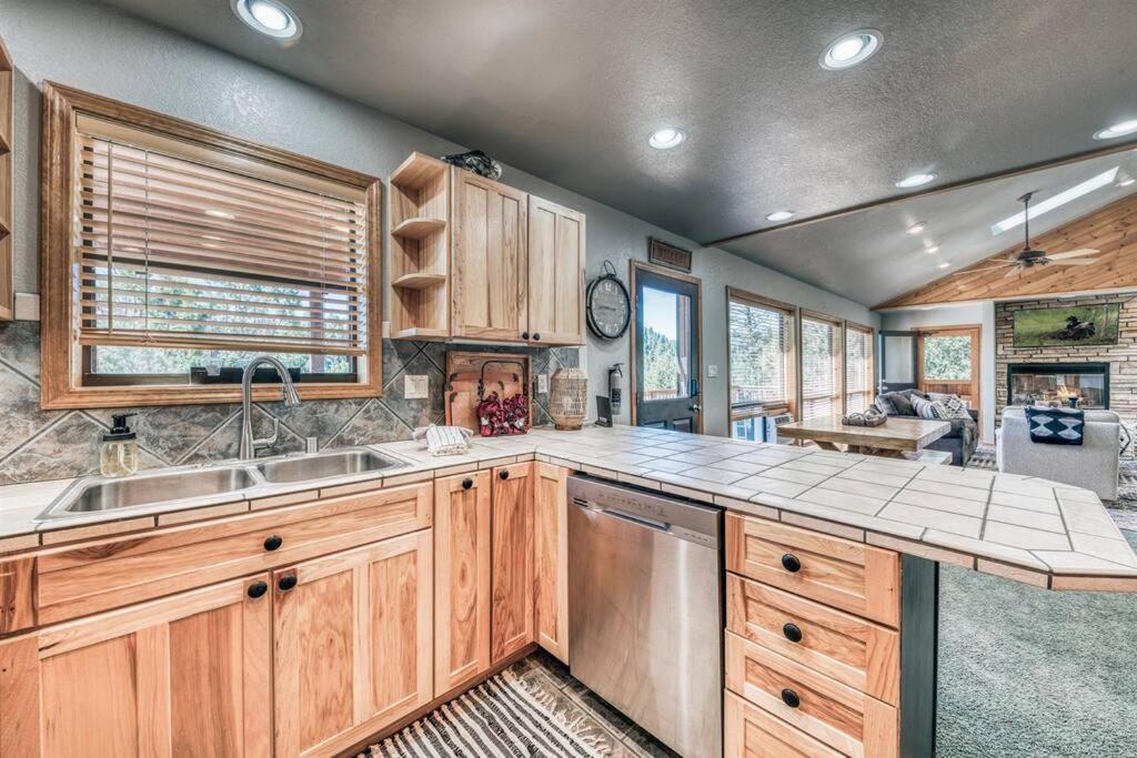 Perk Canyon Hidden Acres-Hot Tub-Gas Fireplace Рюидозо Екстериор снимка
